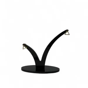 BRINCO PEQUENO TRIANGULO MÉDIO LISO - BANHADO A OURO 18K