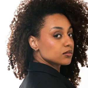 BRINCO ARGOLA DE TARRACHA LISA PEQUENA - BANHADO A PRATA 925