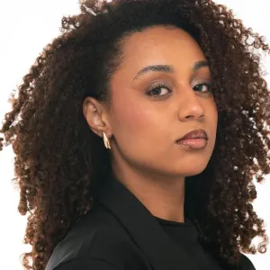 BRINCO GOTA MÉDIA LISA- BANHADO A OURO 18K