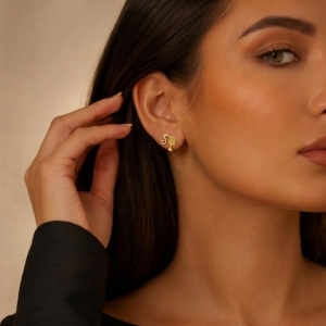 BRINCO CABEÇA BARBIE - BANHADO A OURO 18K