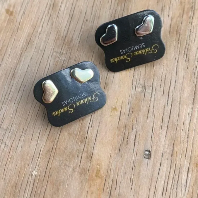 BRINCO PEQUENO CORAÇÃO CHEIO GORDINHO  - BANHADO A OURO 18K
