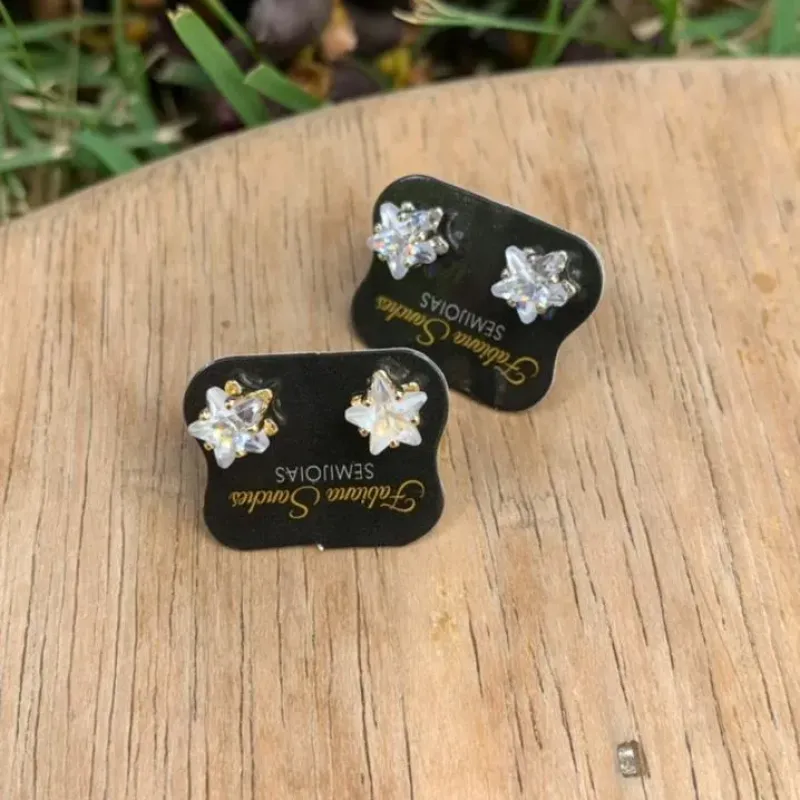 BRINCO PEQUENO ESTRELA  MÉDIO - BANHADO A RÓDIO BRANCO