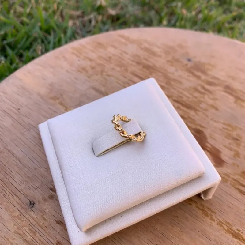 PIERCING FAKE TORCIDO SIMPLES - BANHADO A OURO 18K