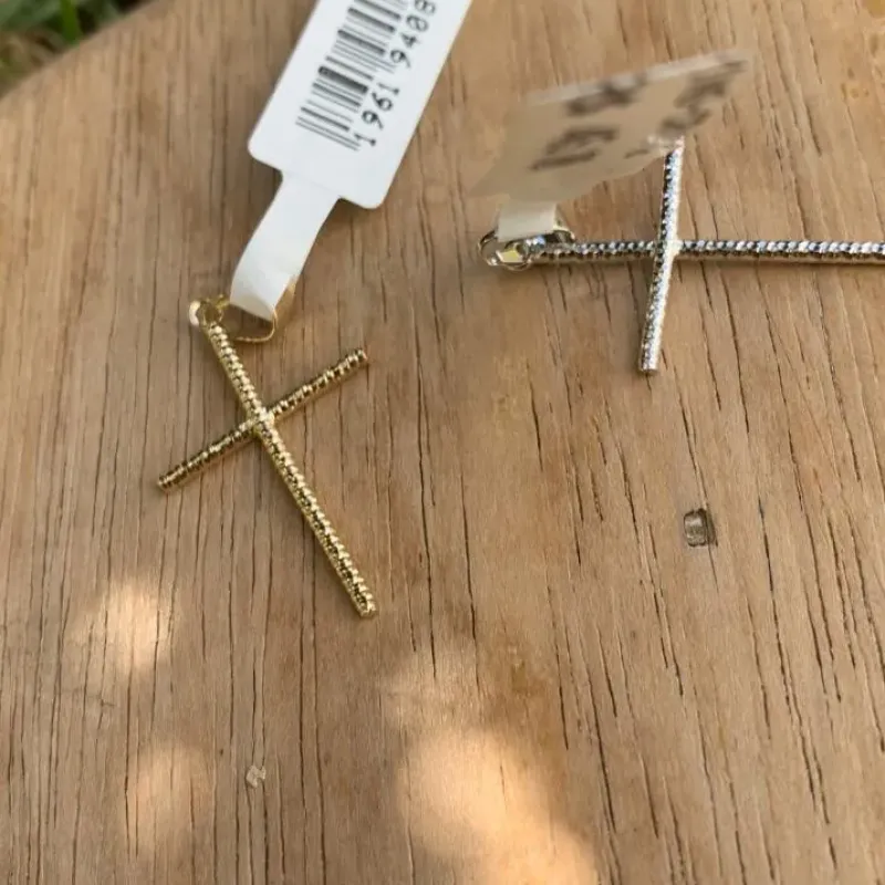 PINGENTE CRUZ PALITO TRABALHADA - BANHADO A OURO 18K