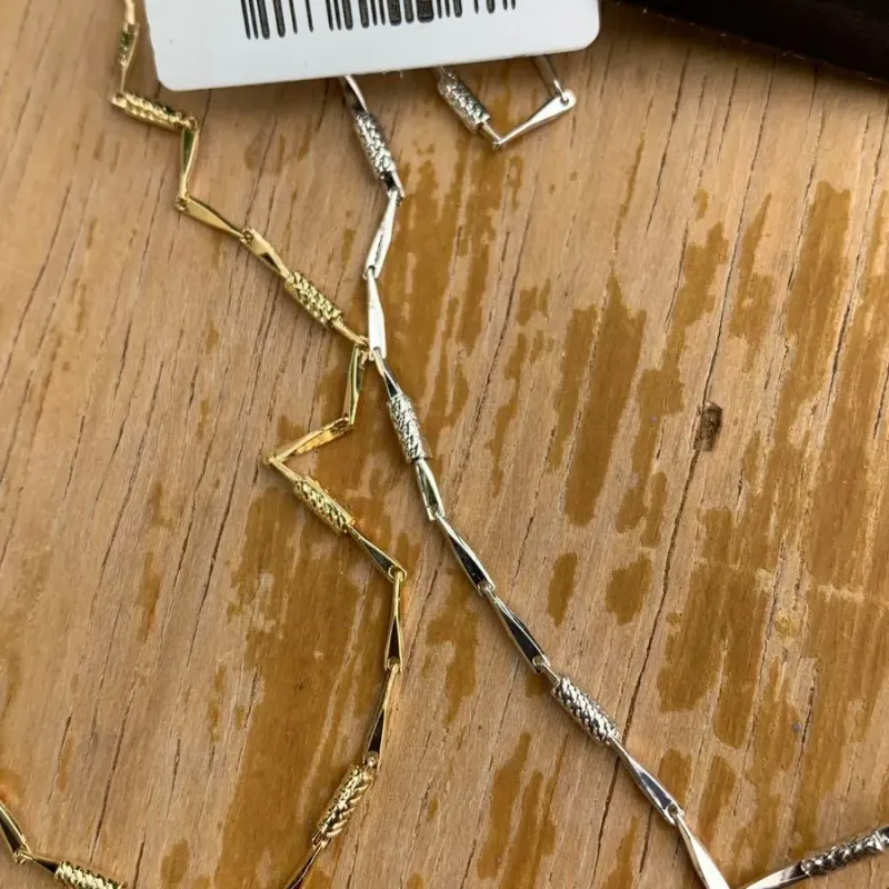 TORNOZELEIRA PALITO TORCIDO COM EXTENSOR- BANHADO A OURO 18K