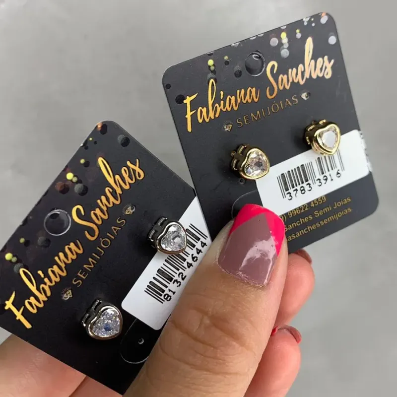 BRINCO CORAÇÃO ZIRCONIA CRISTAL - BANHADO A RÓDIO BRANCO