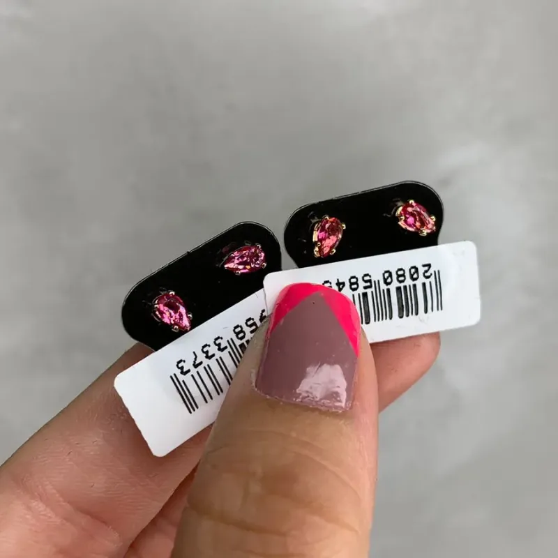 BRINCO PEQUENO GOTA ZIRCONIA ROSA PEQUENO - BANHADO A OURO 18K