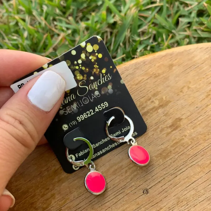BRINCO PENDURADO NEON BOLA PINK- BANHADO A RÓDIO BRANCO