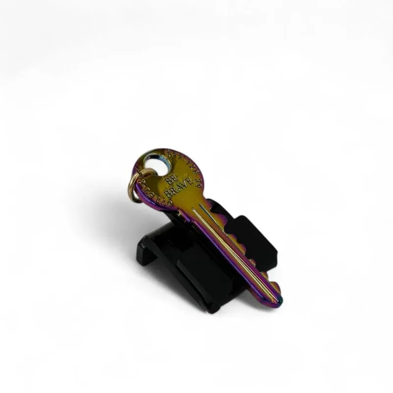 PINGENTE CHAVE COLOR METÁLICO - BANHADO A OURO 18K