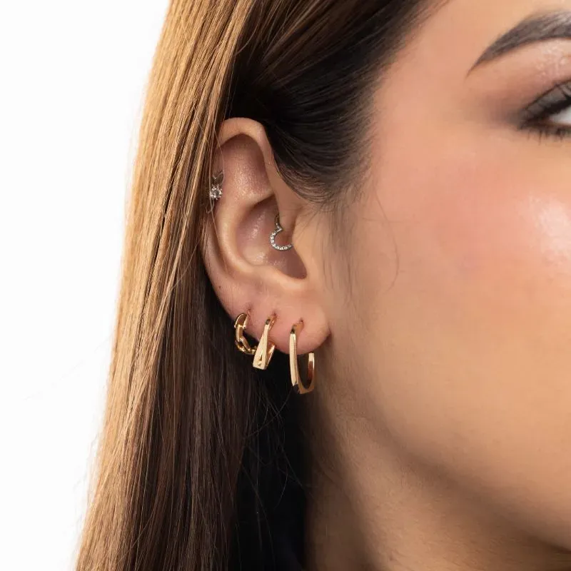 BRINCO ARGOLA CARTHIE MÉDIA LISA - BANHADO A OURO 18K