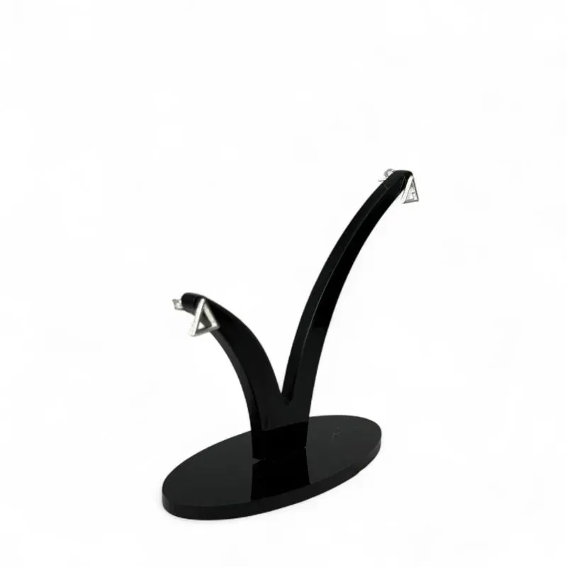 BRINCO PEQUENO TRIÂNGULO MÉDIO LISO - BANHADO A PRATA 925