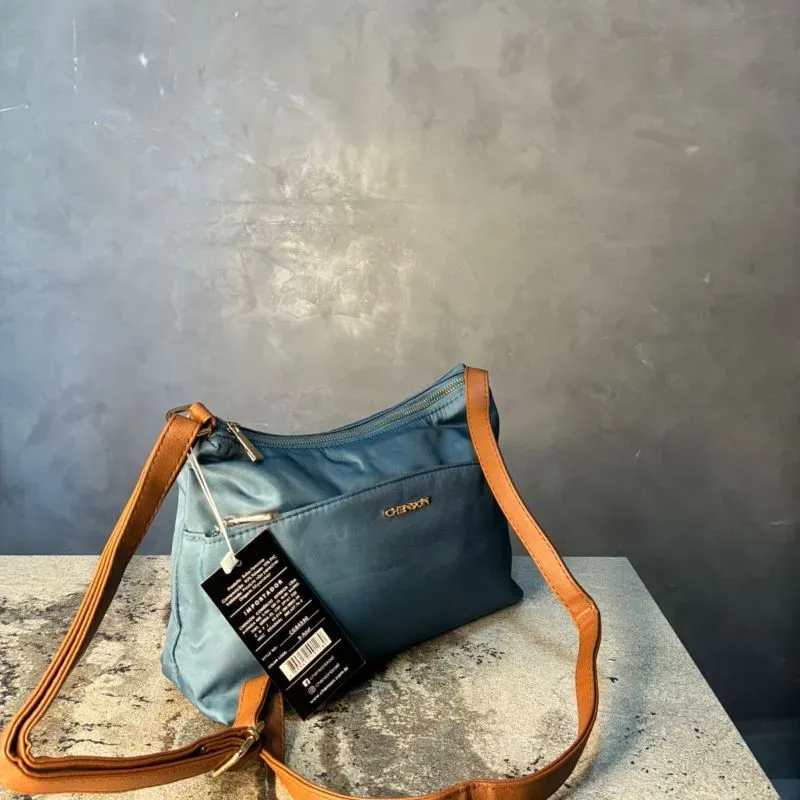 BOLSA AZUL COM MARROM LISA POLIURETANO CHENSON