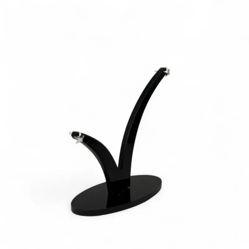 BRINCO PEQUENO ESTRELA LISA MÉDIA- BANHADO A PRATA 925