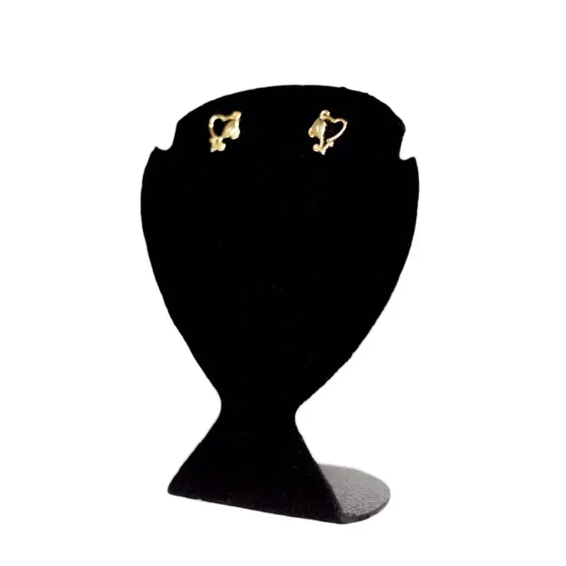 BRINCO TAÇA COM CORAÇÃO VAZADO - BANHADO A OURO 18K