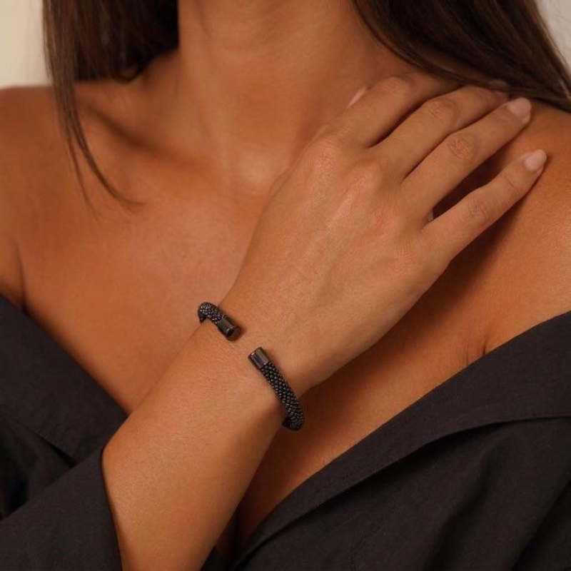 BRACELETE PONTILHADO LISO - BANHADO A RÓDIO NEGRO