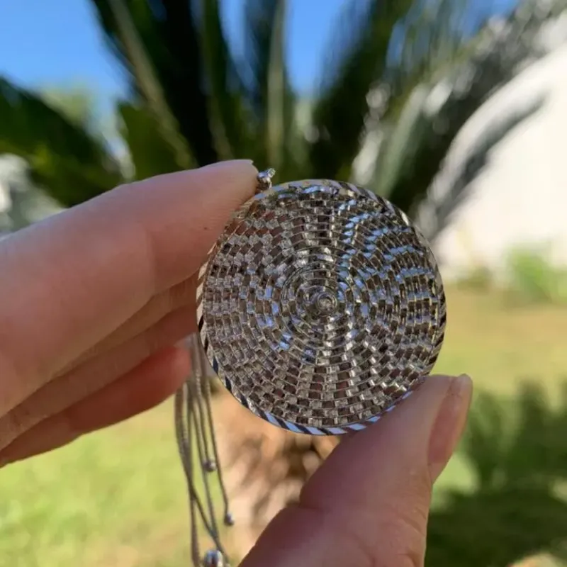 CONJUNTO MEDALHA TRANÇADA COM ZIRCONIA  GRAVATINHA REGULÁVEL - BANHADO A RÓDIO BRANCO CONJUNTO MEDALHA TRANÇADA COM ZIRCONIA  GRAVATINHA REGULÁVEL - BANHADO A RÓDIO BRANCO