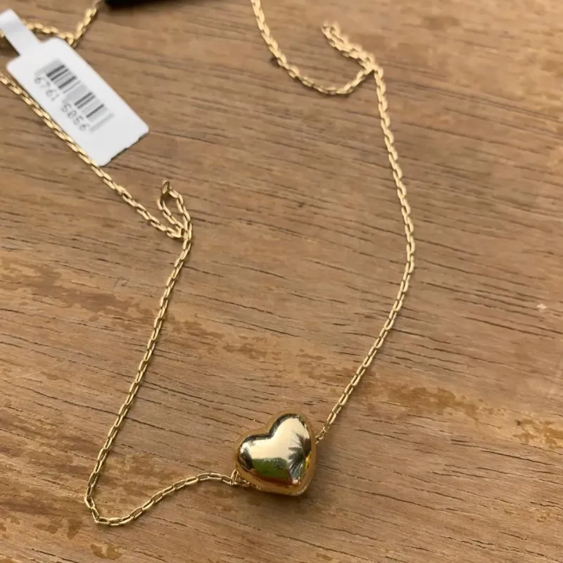 CORRENTE CARTHIE EXTRA FINO COM PINGENTE  CORAÇÃO LISO REMOVÍVEL  - BANHADO A OURO 18K CORRENTE CARTHIE EXTRA FINO COM PINGENTE  CORAÇÃO LISO REMOVÍVEL  - BANHADO A OURO 18K