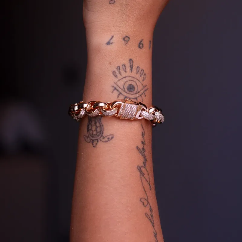 PULSEIRA ELO PORTUGUÊS CRAVEJADA CRISTAL COM FECHO GAVETA - BANHADO A OURO 18K PULSEIRA ELO PORTUGUÊS CRAVEJADA CRISTAL COM FECHO GAVETA - BANHADO A OURO 18K