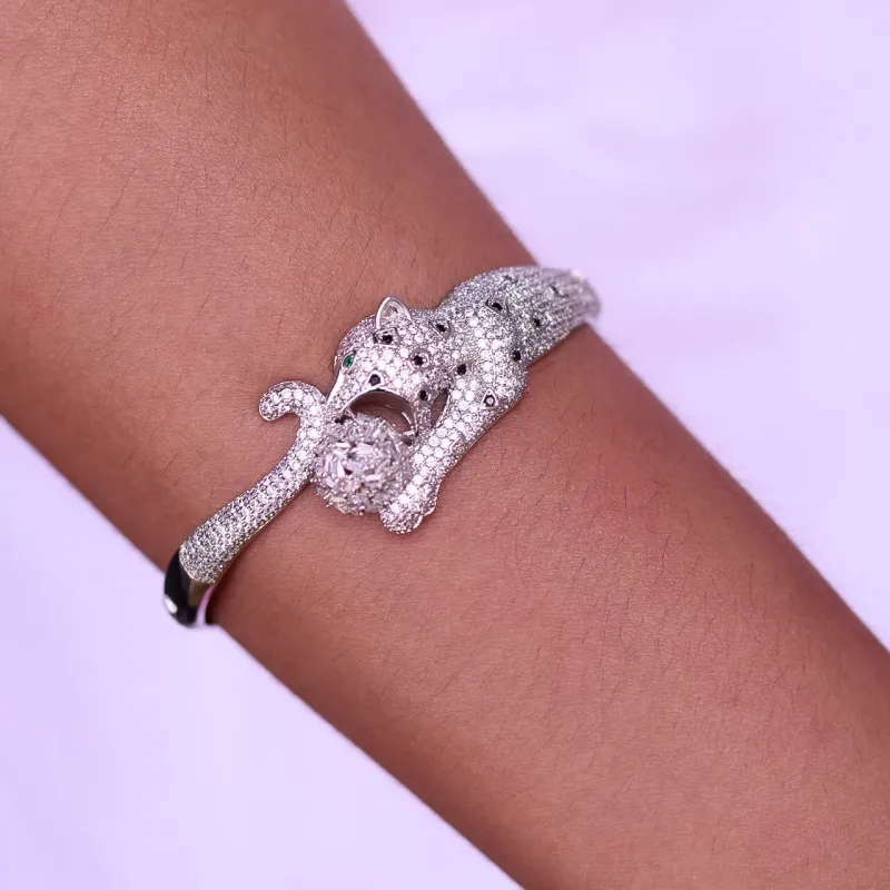 BRACELETE PANTERA COM ESFERA NAVETE CRISTAL - BANHADO A RÓDIO BRANCO BRACELETE PANTERA COM ESFERA NAVETE CRISTAL - BANHADO A RÓDIO BRANCO