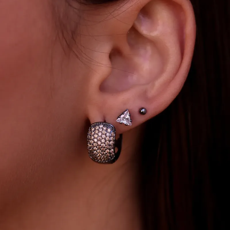 BRINCO ARGOLINHA MÉDIA COM ZIRCONIA MARRON- BANHADO NO RÓDIO NEGRO BRINCO ARGOLINHA MÉDIA COM ZIRCONIA MARRON- BANHADO NO RÓDIO NEGRO