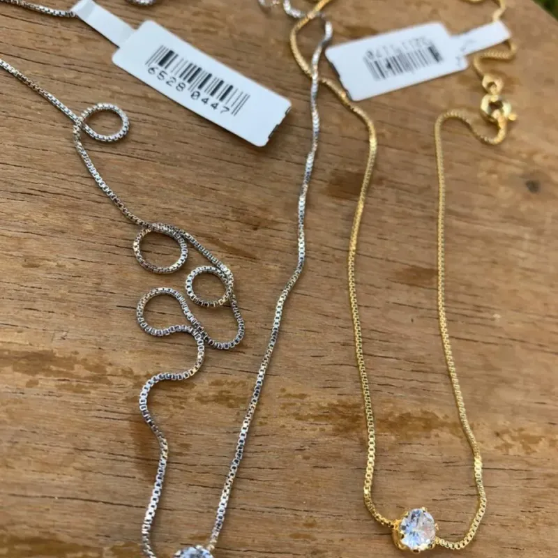 CORRENTE VENEZIANA COM PONTO DE LUZ CRISTAL REDONDO COM 6 GARRAS  - BANHADO A RÓDIO BRANCO CORRENTE VENEZIANA COM PONTO DE LUZ CRISTAL REDONDO COM 6 GARRAS  - BANHADO A RÓDIO BRANCO