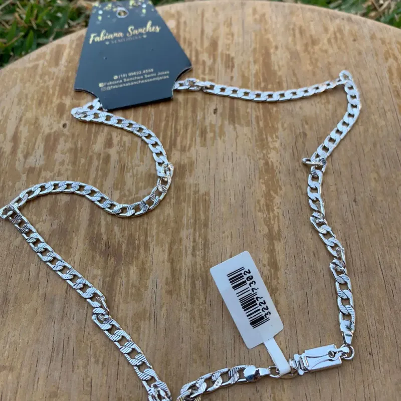 CORRENTE MASCULINA GRUMET TRABALHADA FECHO GAVETA - BANHADO A RÓDIO BRANCO CORRENTE MASCULINA GRUMET TRABALHADA FECHO GAVETA - BANHADO A RÓDIO BRANCO