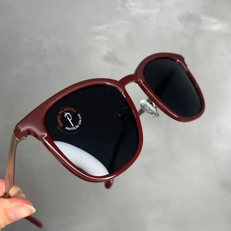 ÓCULOS FEMININO QUADRADO ARMAÇÃO MARSALA HASTE EM FERRO  -LENTE POLARIZADA ÓCULOS FEMININO QUADRADO ARMAÇÃO MARSALA HASTE EM FERRO  -LENTE POLARIZADA