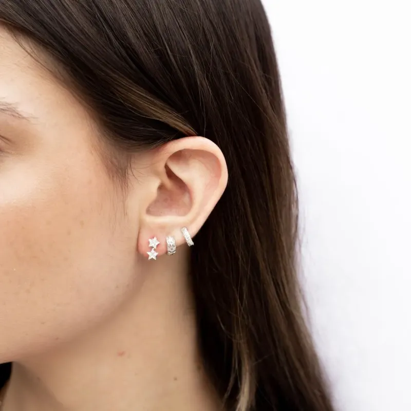 BRINCO PENDURADO PEQUENO ESTRELA DUPLA ZIRCONIA CRISTAL - BANHADO A OURO 18K BRINCO PENDURADO PEQUENO ESTRELA DUPLA ZIRCONIA CRISTAL - BANHADO A OURO 18K