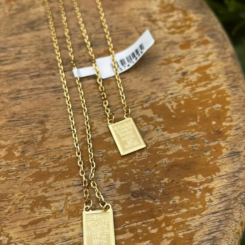 ESCÁPULARIO CARTHIE O SENHOR É MEU PASTOR E NADA ME FALTARA - BANHADO A OURO 18K ESCÁPULARIO CARTHIE O SENHOR É MEU PASTOR E NADA ME FALTARA - BANHADO A OURO 18K