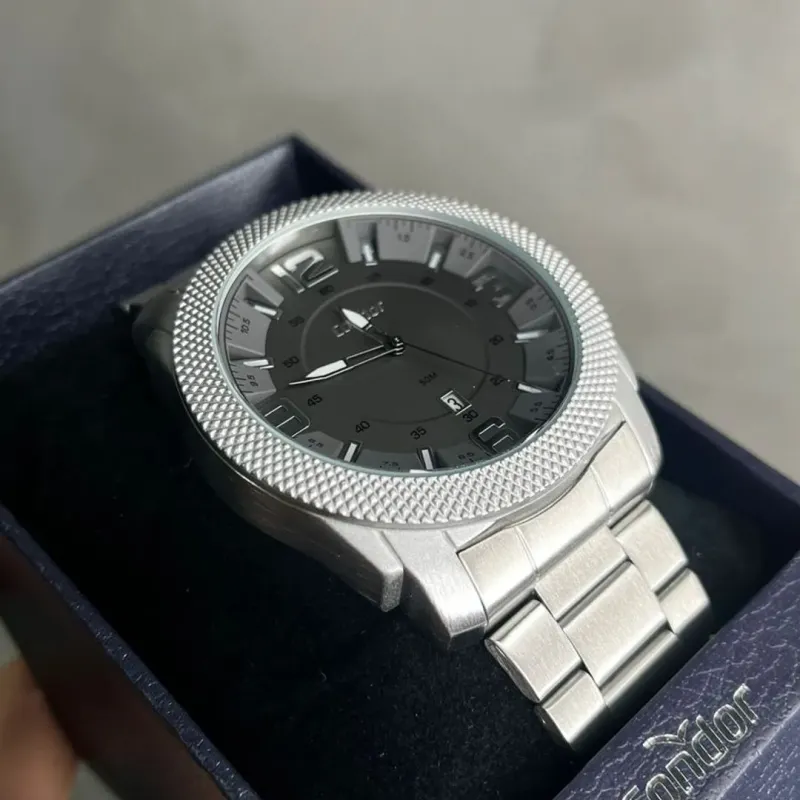 RELÓGIO CONDOR PRATA PULSEIRA AÇO REDONDO INTERIOR CINZA- COR PRATA RELÓGIO CONDOR PRATA PULSEIRA AÇO REDONDO INTERIOR CINZA- COR PRATA