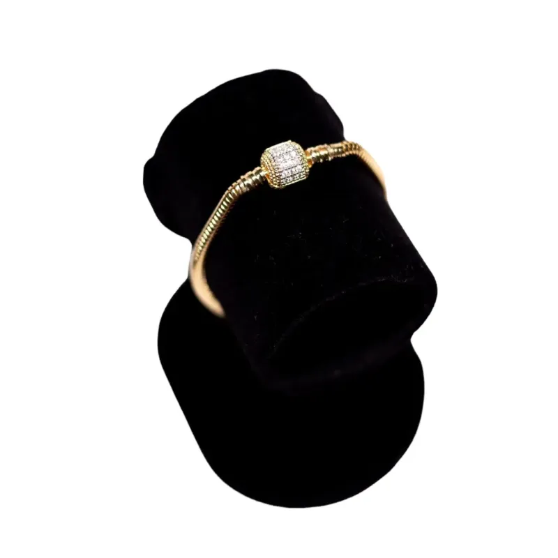 PULSEIRA PANDORA FECHO QUADRADO CRAVEJADO ZIRCONIA CRISTAL 17CM- BANHADO A OURO 18K PULSEIRA PANDORA FECHO QUADRADO CRAVEJADO ZIRCONIA CRISTAL 17CM- BANHADO A OURO 18K