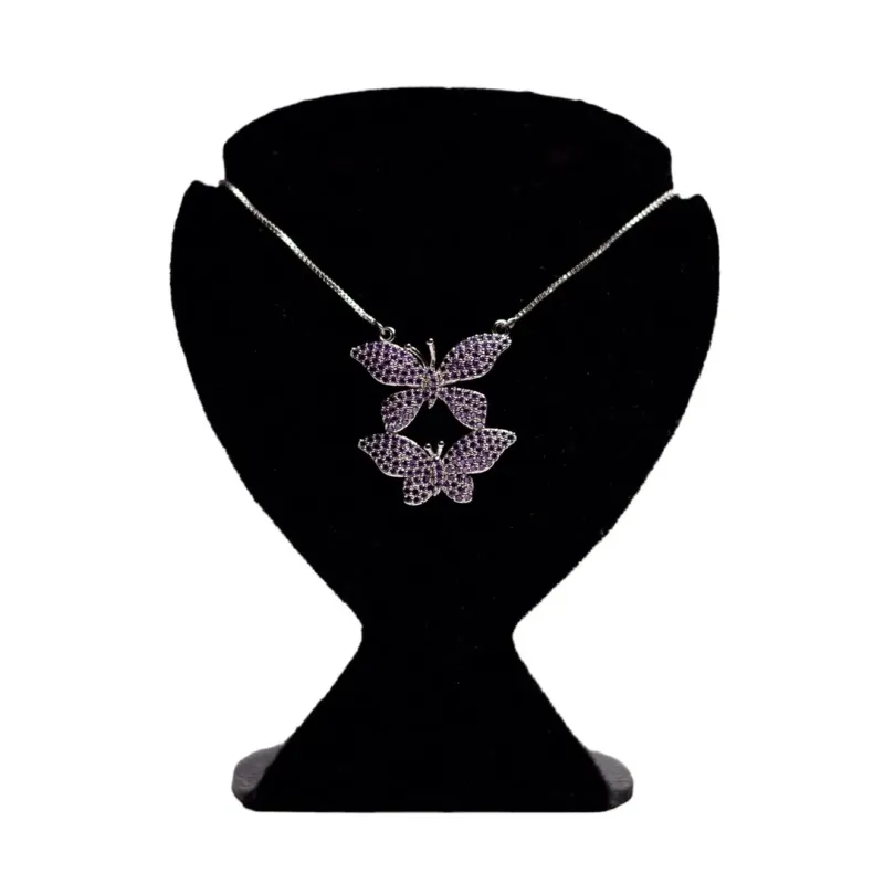 CORRENTE BORBOLETA DUPLA CRAVEJADA ROXO COM EXTENSOR- BANHADO A RÓDIO BRANCO CORRENTE BORBOLETA DUPLA CRAVEJADA ROXO COM EXTENSOR- BANHADO A RÓDIO BRANCO