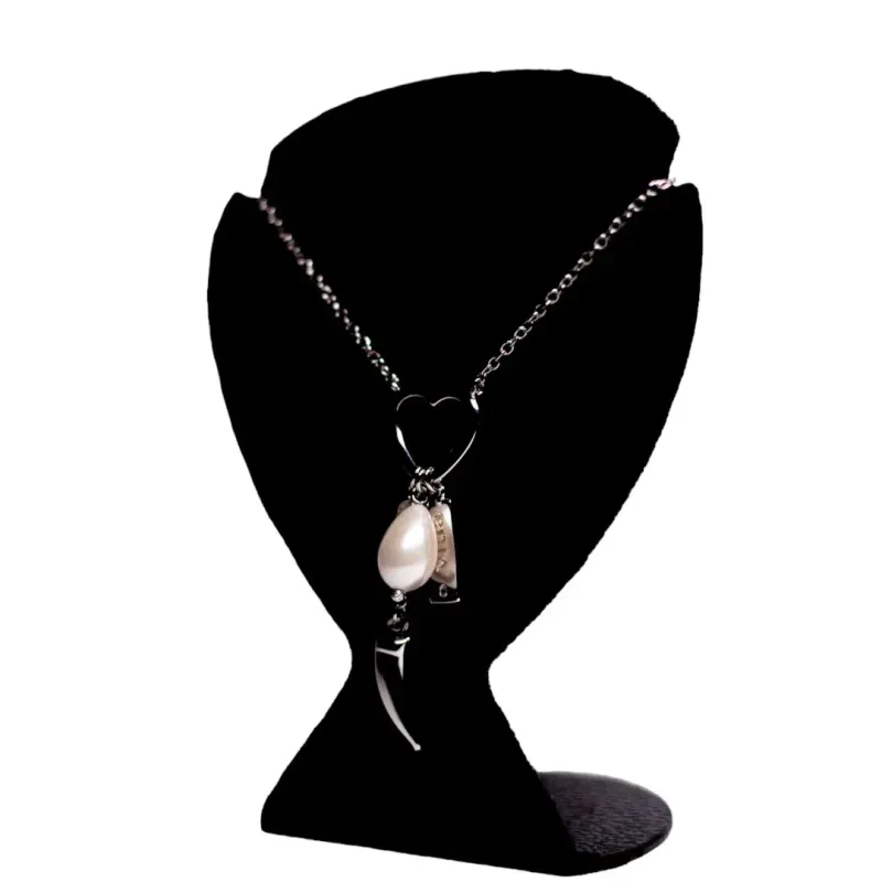 CORRENTE CUMPRIDA PATUA DENTE DE SABRE,CORAÇÃO PLACA VIDA E PÉROLA DE AGUA DOCE COM EXTENSOR  - BANHADO A RÓDIO BRANCO CORRENTE CUMPRIDA PATUA DENTE DE SABRE,CORAÇÃO PLACA VIDA E PÉROLA DE AGUA DOCE COM EXTENSOR  - BANHADO A RÓDIO BRANCO