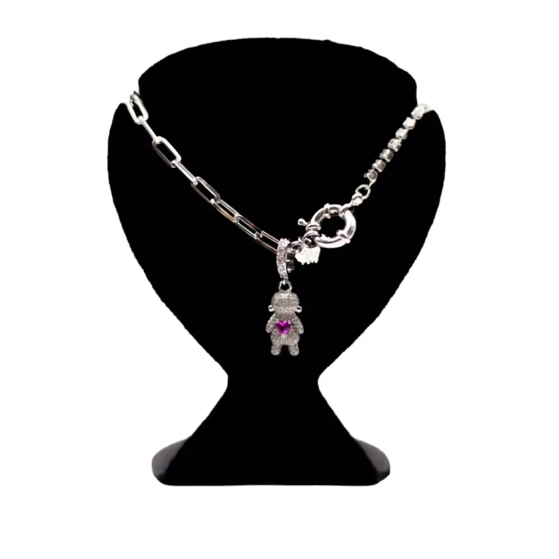 CHOKER MEIO A MEIO SENDO RIVIERA E CARTHIE COM FECHO BOIÁ E PINGENTE CRAVEJADO MENINA COM CORAÇÃO PINK - BANHADO A RÓDIO BRANCO CHOKER MEIO A MEIO SENDO RIVIERA E CARTHIE COM FECHO BOIÁ E PINGENTE CRAVEJADO MENINA COM CORAÇÃO PINK - BANHADO A RÓDIO BRANCO