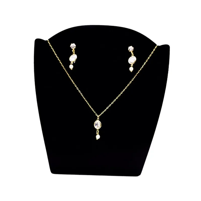 CONJUNTO CARTHIE FINO COM PONTO DE LUZ ZIRCONIA E PÉROLA PENDURADA COM EXTENSOR- BANHADO A OURO 18K CONJUNTO CARTHIE FINO COM PONTO DE LUZ ZIRCONIA E PÉROLA PENDURADA COM EXTENSOR- BANHADO A OURO 18K