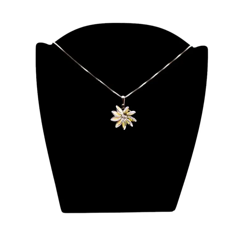 CORRENTE COM FLOR DE LOTUS FRUTA COR E CORRENTE VENEZIANA  - BANHADO A RÓDIO BRANCO CORRENTE COM FLOR DE LOTUS FRUTA COR E CORRENTE VENEZIANA  - BANHADO A RÓDIO BRANCO