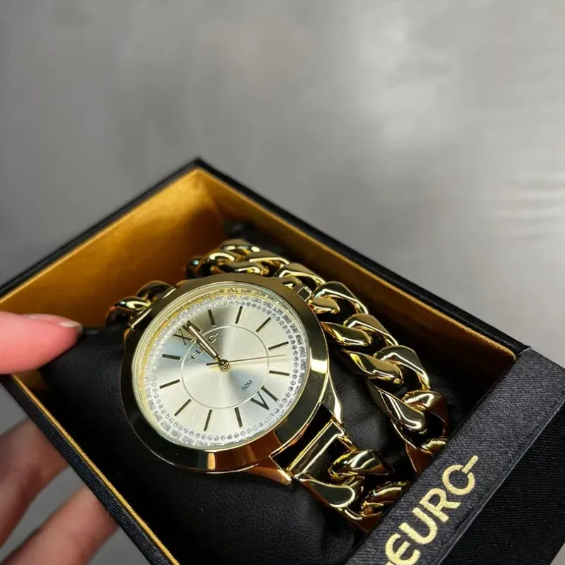 RELÓGIO EURO FEMININO DOURADO COM INTERIOR PÉROLADO E PULSEIRA DUPLA GRUMET EU2035YUA4D- COR DOURADA RELÓGIO EURO FEMININO DOURADO COM INTERIOR PÉROLADO E PULSEIRA DUPLA GRUMET EU2035YUA4D- COR DOURADA