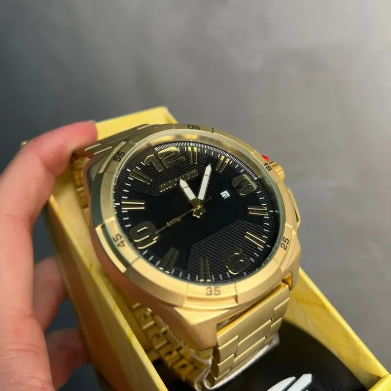 RELÓGIO MORMAII MASCULINO DOURADO COM INTERIOR PRETO PULSEIRA EM AÇO MO2115BP4P- COR DOURADA RELÓGIO MORMAII MASCULINO DOURADO COM INTERIOR PRETO PULSEIRA EM AÇO MO2115BP4P- COR DOURADA