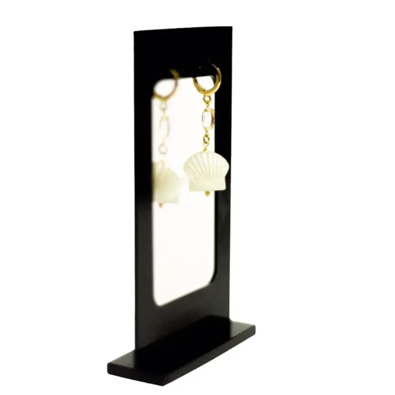 BRINCO ARGOLA COM CONCHA BRANCA MEDIA E ZIRCONIA  - BANHADO A OURO 18K BRINCO ARGOLA COM CONCHA BRANCA MEDIA E ZIRCONIA  - BANHADO A OURO 18K