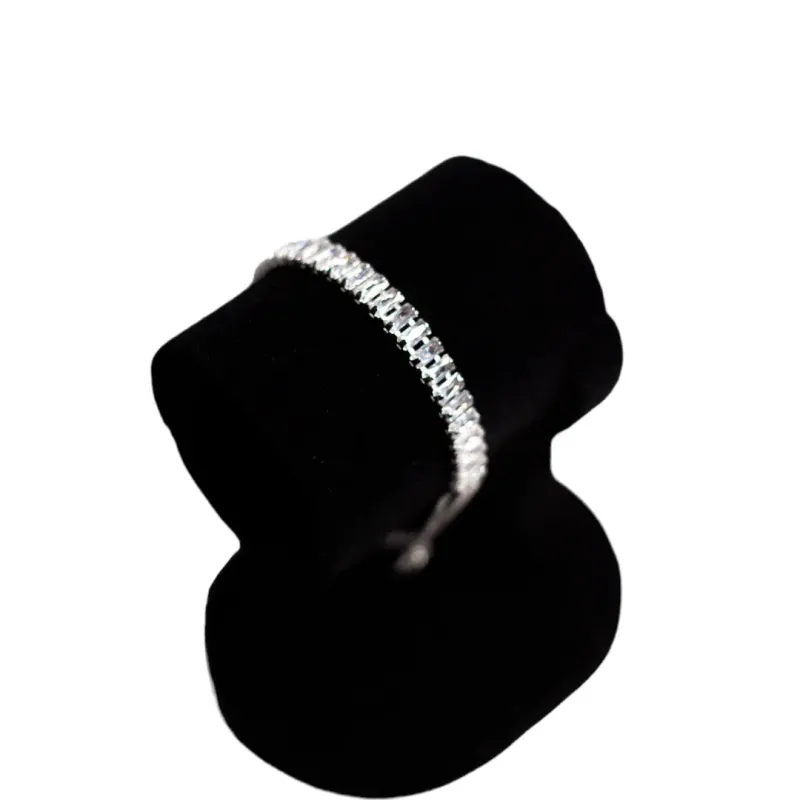 PULSEIRA DUPLA COM ZIRCONIA NAVETE CRISTAL- BANHADO A RÓDIO BRANCO PULSEIRA DUPLA COM ZIRCONIA NAVETE CRISTAL- BANHADO A RÓDIO BRANCO