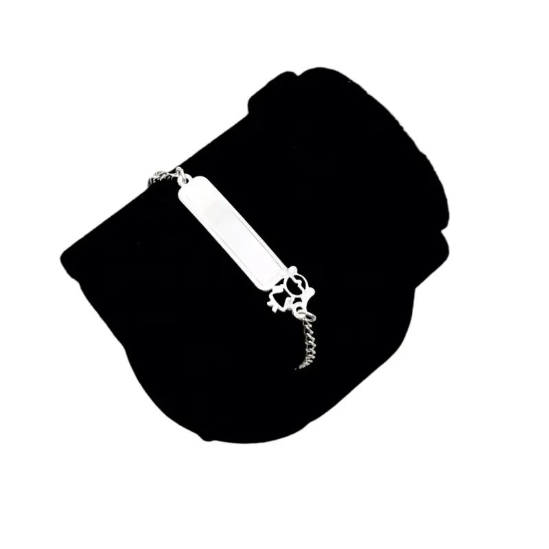PULSEIRA INFANTIL PLACA COM MENINA  VAZADO ELO GRUMET FINO - PRATA 925 PULSEIRA INFANTIL PLACA COM MENINA  VAZADO ELO GRUMET FINO - PRATA 925