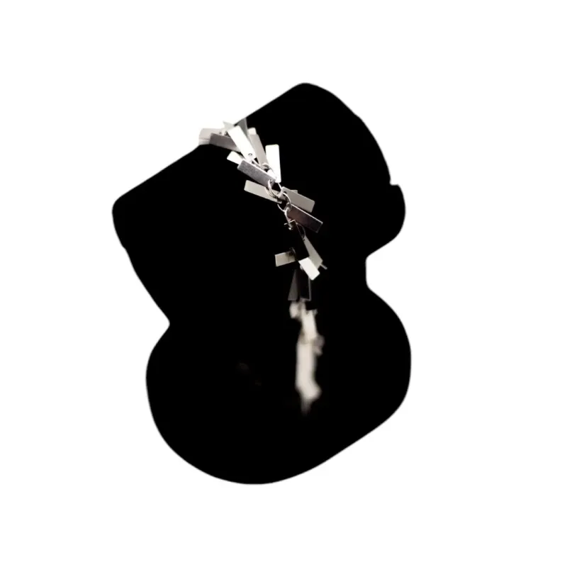 TORNOZELEIRA SINGAPURA COM FRANJA E PENDURICALHO MEDALHAS QUADRADAS COM EXTENSOR - BANHADO A RÓDIO BRANCO TORNOZELEIRA SINGAPURA COM FRANJA E PENDURICALHO MEDALHAS QUADRADAS COM EXTENSOR - BANHADO A RÓDIO BRANCO