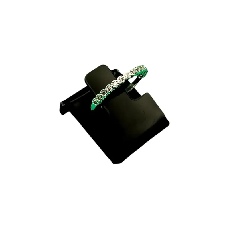 ANEL APARADOR COM CRAVAÇÃO REDONDA E MICRO ZIRCÔNIA CRISTAL Nº 22- BANHADO A PRATA 925 ANEL APARADOR COM CRAVAÇÃO REDONDA E MICRO ZIRCÔNIA CRISTAL Nº 22- BANHADO A PRATA 925