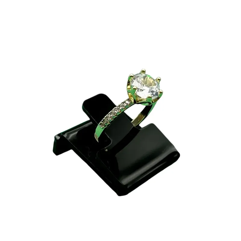 ANEL SOLITARIO COM PEDRA CENTRAL MÉDIA CRAVEJADO COM MICRO ZIRCÔNIA CRISTAL Nº 14- BANHADO A OURO 18K ANEL SOLITARIO COM PEDRA CENTRAL MÉDIA CRAVEJADO COM MICRO ZIRCÔNIA CRISTAL Nº 14- BANHADO A OURO 18K