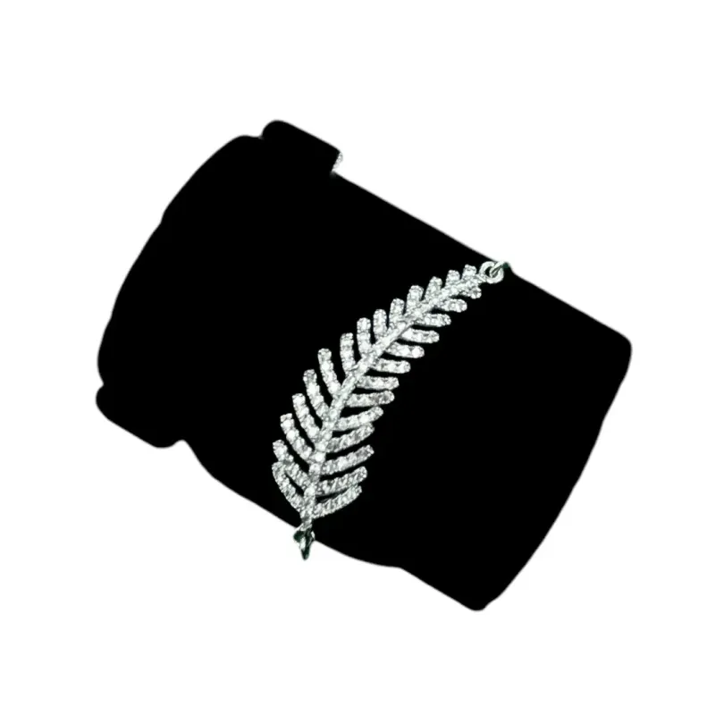 PULSEIRA VENEZIANA COM FOLHA MÉDIA ZIRCONIA CRISTAL -  BANHADO A RÓDIO BRANCO PULSEIRA VENEZIANA COM FOLHA MÉDIA ZIRCONIA CRISTAL -  BANHADO A RÓDIO BRANCO