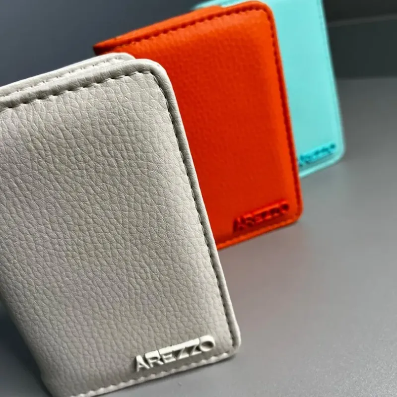 PORTA CARTÃO REPLICA AREZZO COURO SINTETICO VERDE AGUA COM ESCRITO EM METAL POR DENTRO EM SEDA PORTA CARTÃO REPLICA AREZZO COURO SINTETICO VERDE AGUA COM ESCRITO EM METAL POR DENTRO EM SEDA