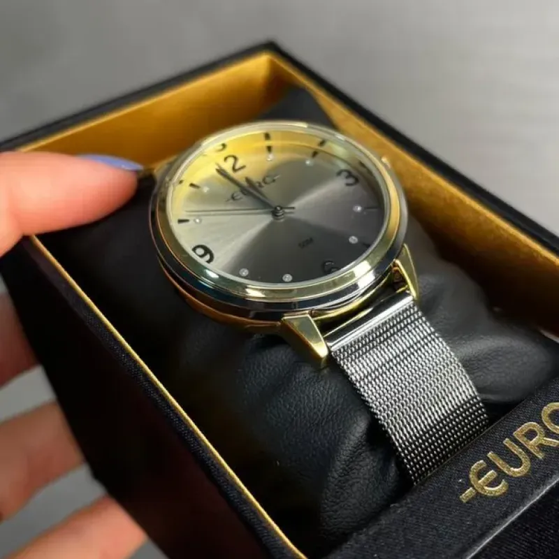 RELÓGIO EURO FEMININO GRAFITE E DOURADO PULSEIRA EM AÇO ESTEIRA INTERIOR DOURADO E GRAFITE MESCLADO   - COR DOURADO E GRAFITE RELÓGIO EURO FEMININO GRAFITE E DOURADO PULSEIRA EM AÇO ESTEIRA INTERIOR DOURADO E GRAFITE MESCLADO   - COR DOURADO E GRAFITE