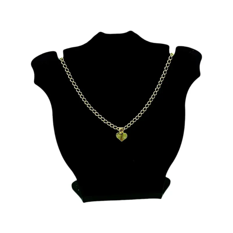 TORNOZELEIRA ELO GRUMET FINO COM CORAÇÃO CHEIO MÉDIO- BANHADO A OURO 18K TORNOZELEIRA ELO GRUMET FINO COM CORAÇÃO CHEIO MÉDIO- BANHADO A OURO 18K