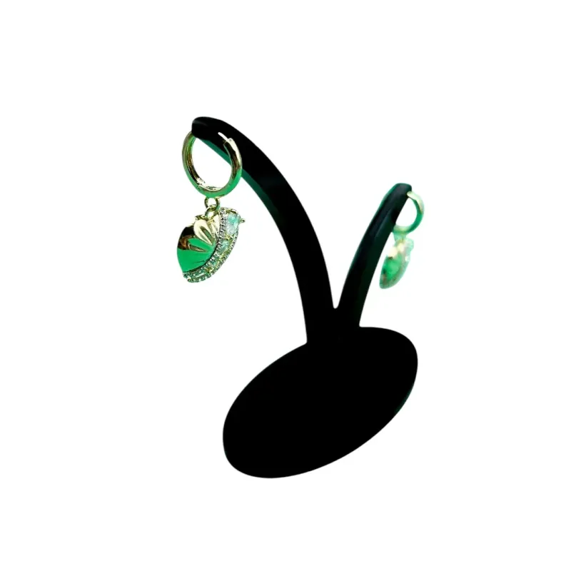 BRINCO ARGOLA CORAÇÃO PENDURADO MÉDIO COM ZIRCONIA CRISTAL - BANHADO A OURO 18K BRINCO ARGOLA CORAÇÃO PENDURADO MÉDIO COM ZIRCONIA CRISTAL - BANHADO A OURO 18K