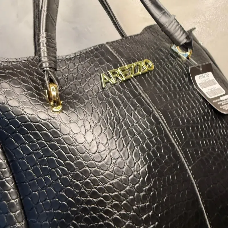 BOLSA REPLICA AREZZO PRETA COURO DE COBRA SINTETICO PRETO C/ ALÇA BOLSA REPLICA AREZZO PRETA COURO DE COBRA SINTETICO PRETO C/ ALÇA